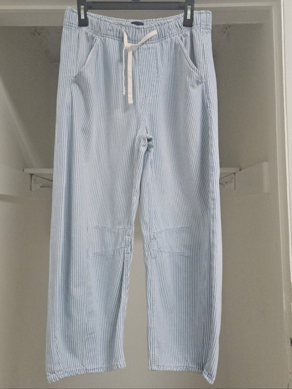 GAP MID- RISE ULTRA SOFT EASY HORSESHOE JEANS RAILROAD STRIPE BLUE LARGE - Picture 4 of 10